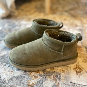 Ugg Classic Ultra Mini Boots Olive